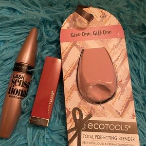 Makeup bundle